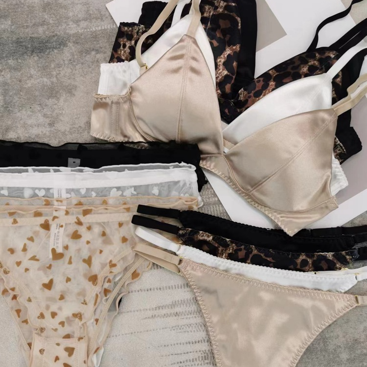Damen Dessous Dreieck Cup ohne Stahlring Kleine Brust Sexy Push Up Dünne Glatte Unterwäsche BH-Set_voghion.com