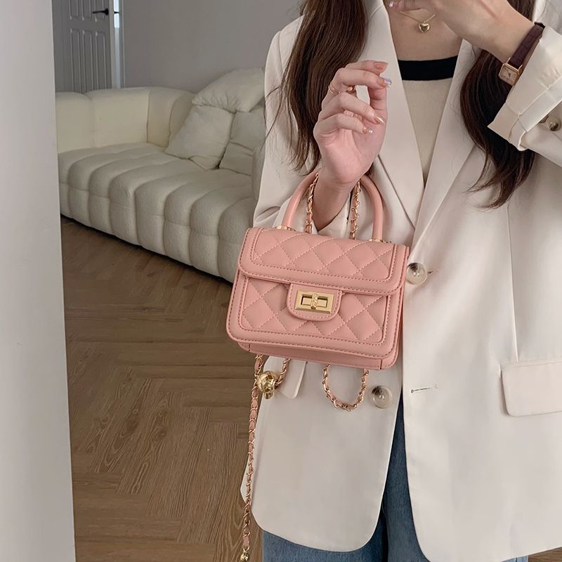 Nuova moda da donna versatile quadrata Tidal piccola profumata Wind Lingge Chain Single Shoulder Crossbody Bag_voghion.com