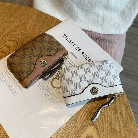 2025 Mini Kurze Kleine Geldbörse Ins Nischen Design Brief Schlüssel Mode Patchwork Handgelenk Tasche_voghion.com