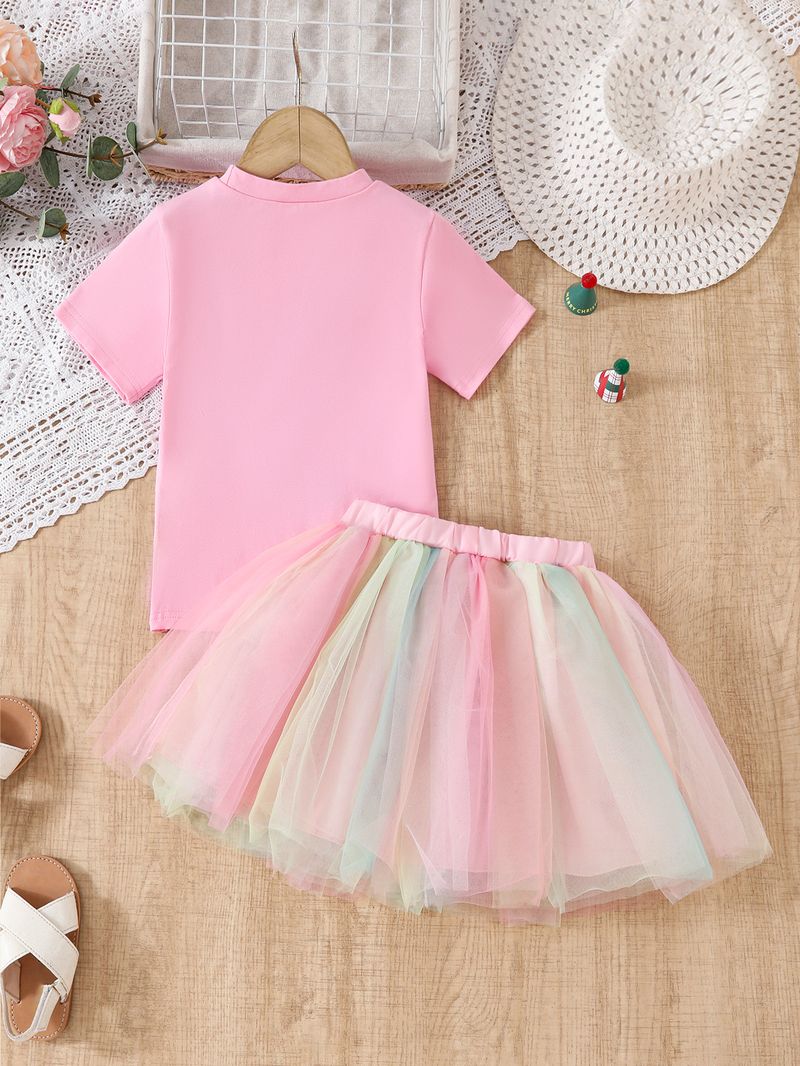 Completo estivo da bambina con stampa dorata e lettere colorate per la festa di compleanno, stile nuovo, a due pezzi, con gonna a rete arcobaleno e top a righe._voghion.com