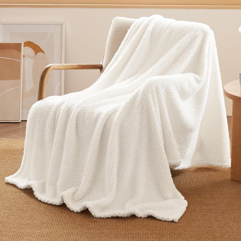Soft Blanket Sofa Blanket Fluffy Plush Blanket Bed Blanket Comfortable Solid Christmas Blanket Decorative Gift Blanket Pet Blanket_voghion.com