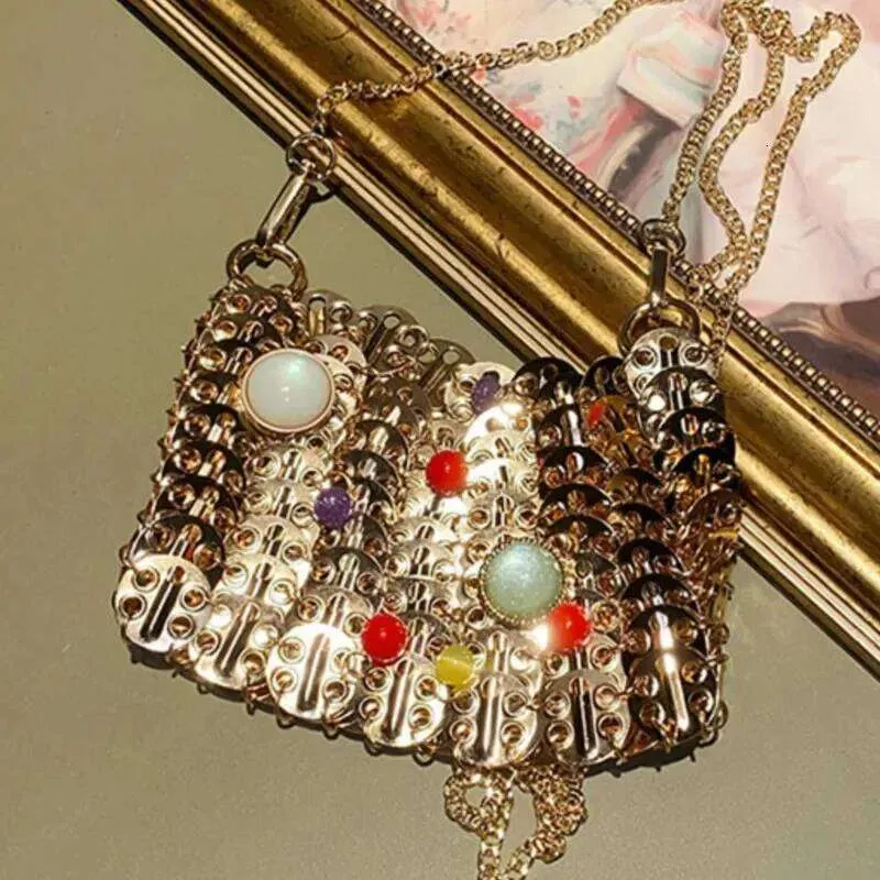 Designer Frauen Metall Pailletten Kette Woven Hohl Abend Taschen Kupplung Weibliche Reise Urlaub Schulter Handtasche Tasche_voghion.com