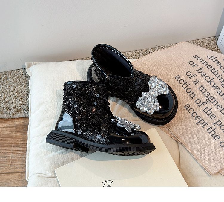 Koreanische Version der kurzen Lederstiefel für Mädchen mit Prinzessinnen-Schleife, neue Martin-Stiefel mit weicher Sohle für den Herbst 2024_voghion.com