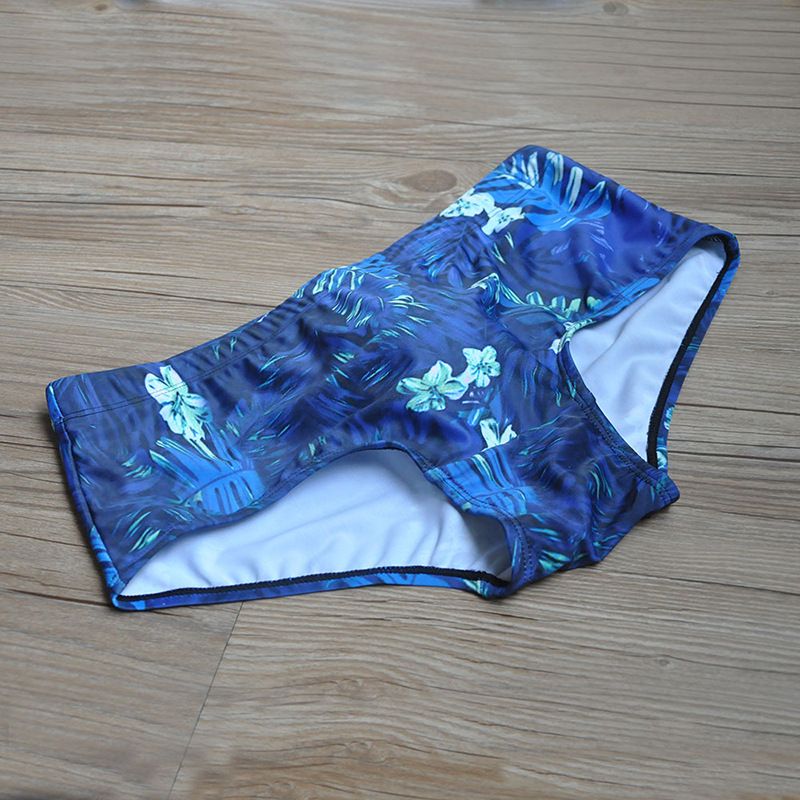 UXH Nordic Men's Green Leaf Fashion Sexy Underwire Enhancing Swim Trunks Summer Trendy Beach Boxer Shorts_voghion.com
