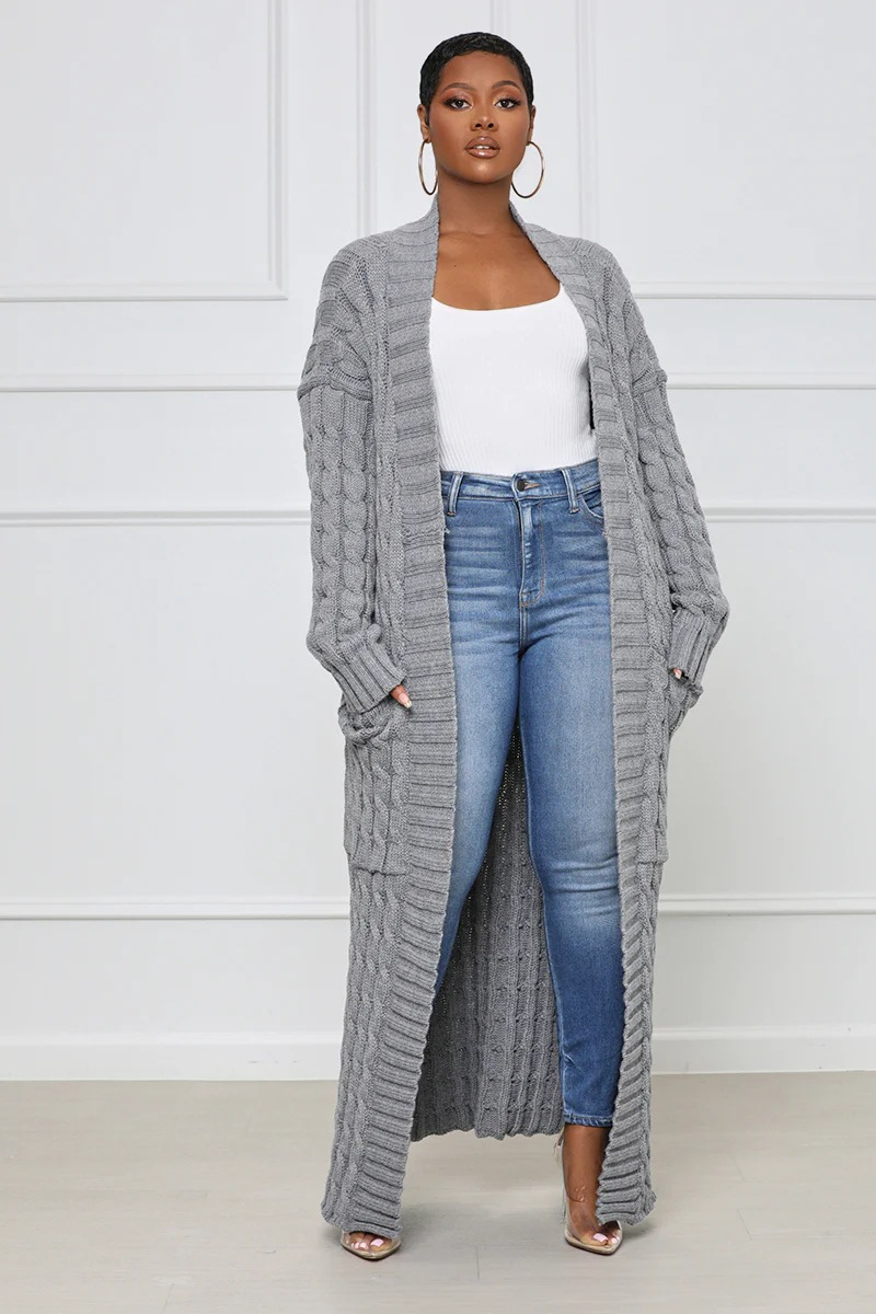 Damenbekleidung Locker gestrickte Strickjacke, gemütliche, übergroße Strickjacke mit Taschen, langer Zopfmuster-Pullovermantel, lockerer Boho-Chic, offene Vorderseite_voghion.com