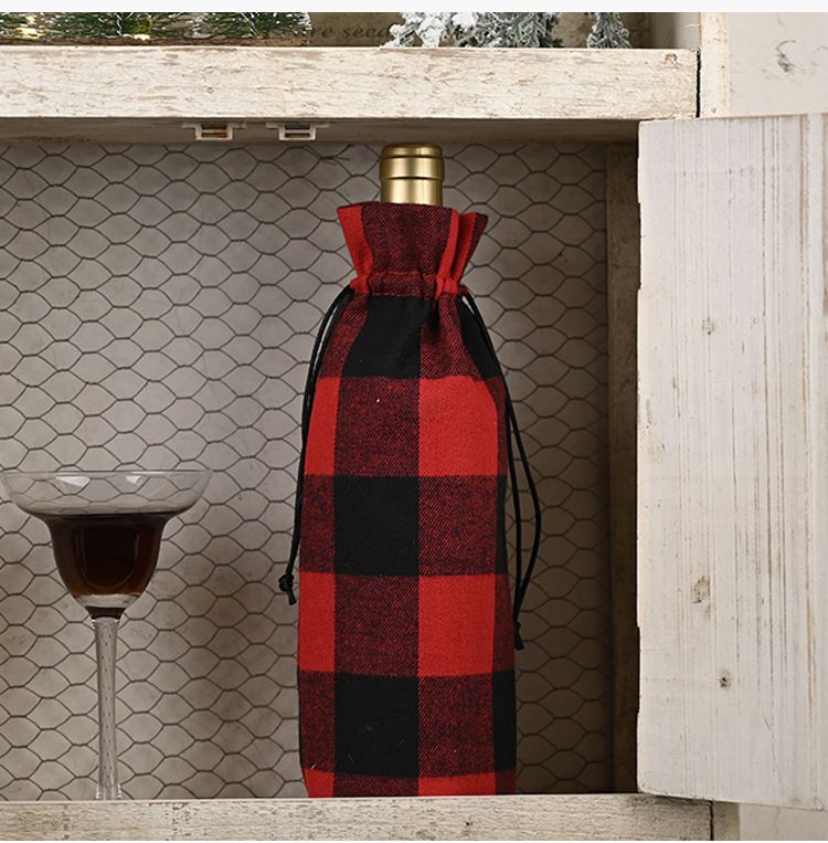 Haube Christmas Decorations Red and Black Large Plaid Wine Bottle Set Black and White Plaid Drawstring Wine Bottle Bag Wine Dress Up_voghion.com