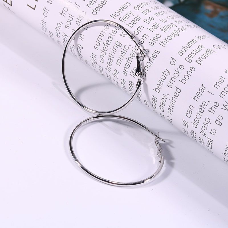 S Silbernadel Übertriebene große Creolen Einfache elegante modische Persönlichkeit Gesicht Abnehmen Ohr Creolen_voghion.com