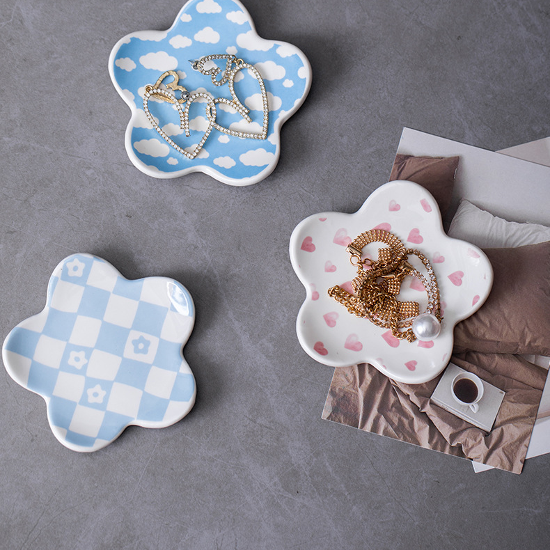 Kreatywny ceramiczny talerz płatkowy prosty koronkowy talerz na owoce małe naczynie do przechowywania biżuterii dekoracja stołu talerz_voghion.com