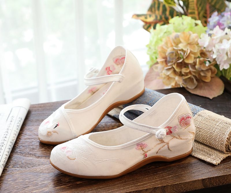 Scarpe da ballo da donna in stile etnico con fibbia a piastra, in tessuto ricamato, con suola in tendine di mucca e tacco basso, primavera e autunno_voghion.com
