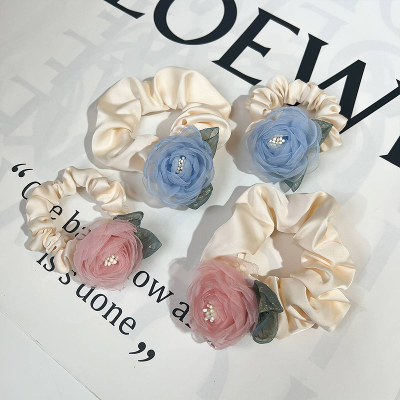 Delicati grandi scrunchies francesi in raso di camelia per capelli elastici per capelli fasce per capelli corde per capelli accessori floreali per capelli per donne e ragazze_voghion.com