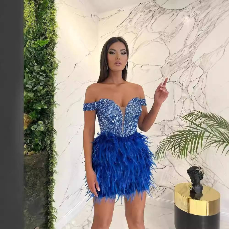 Sexy und wunderschönes Kleid mit einer Schulter und Federn für Damen_voghion.com