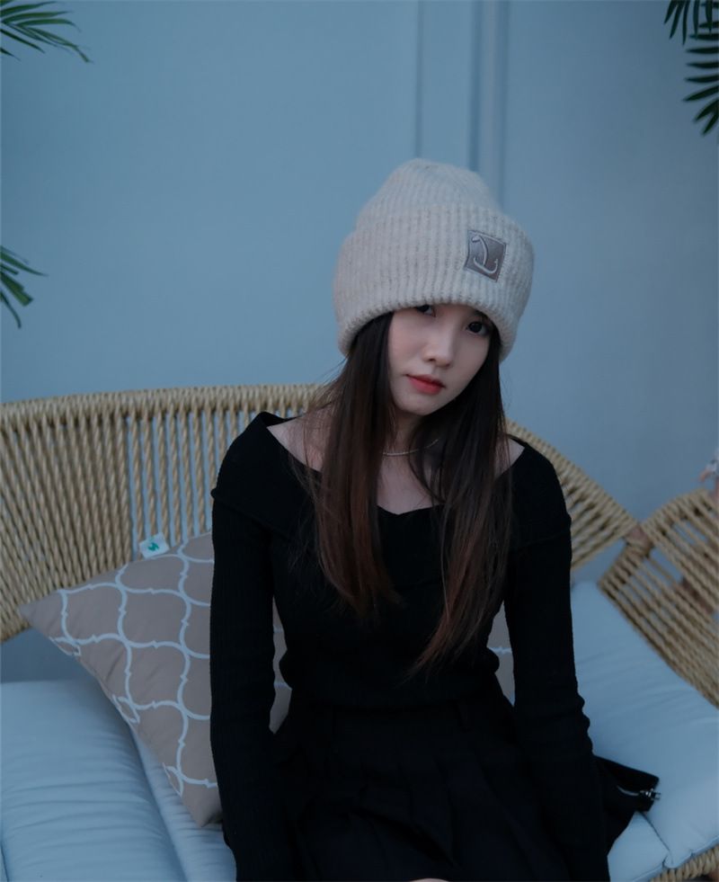 2023 new knitted autumn winter warm windproof and proof skiing couple cold with wool hat for women_voghion.com