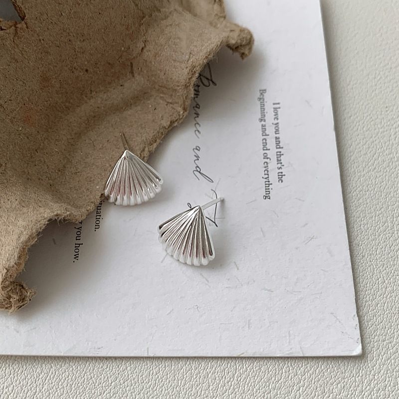 S Pure Silver Korean Blogger Fever Same Fan-shaped Ins Style Light Luxury High-end Stud For Women New Earrings_voghion.com