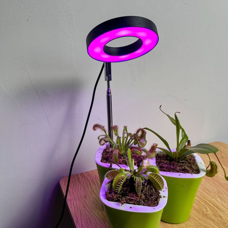 Full Spectrum Indoor Solar LED Plant Growth Lamp For Succulent Plants And Flowers Indoor Ground Mounted Retractable_voghion.com
