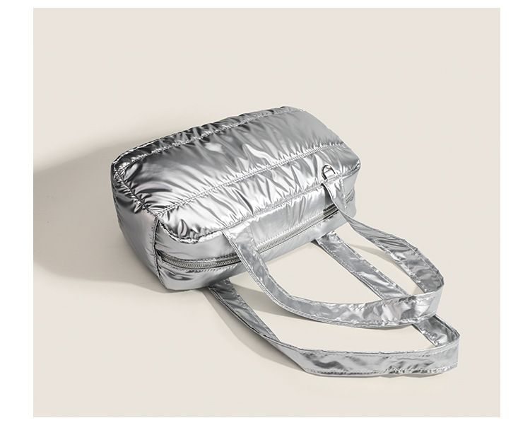 2025 Spring And Summer New Space Cotton Silver Underarm High-end Blog Recommended Women's Sports Bag Fashion Hundred_voghion.com