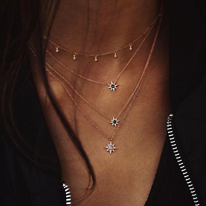 Collana con campanella solare multistrato placcata in oro, alla moda e personalizzata, con catena a clavicola per donna_voghion.com