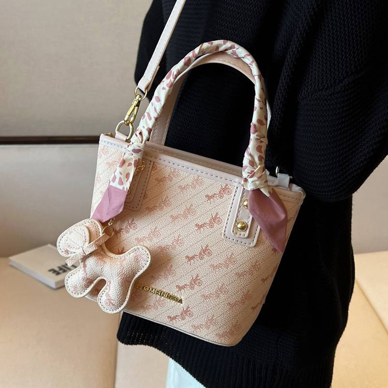 Kleine Taschen, Damentaschen, 2024 Neue Sommermode für Damen mit hochwertiger Textur, Nischen-Umhängetaschen, tragbare Beuteltaschen_voghion.com