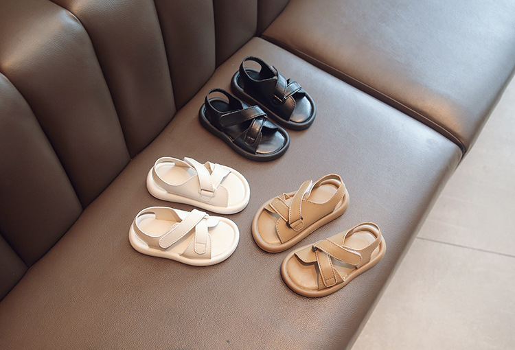 2024 Sandali versatili per bambini semplici alla moda da spiaggia della nuova ragazza estiva 2024 Scarpe singole di marca alla moda con suola morbida_voghion.com