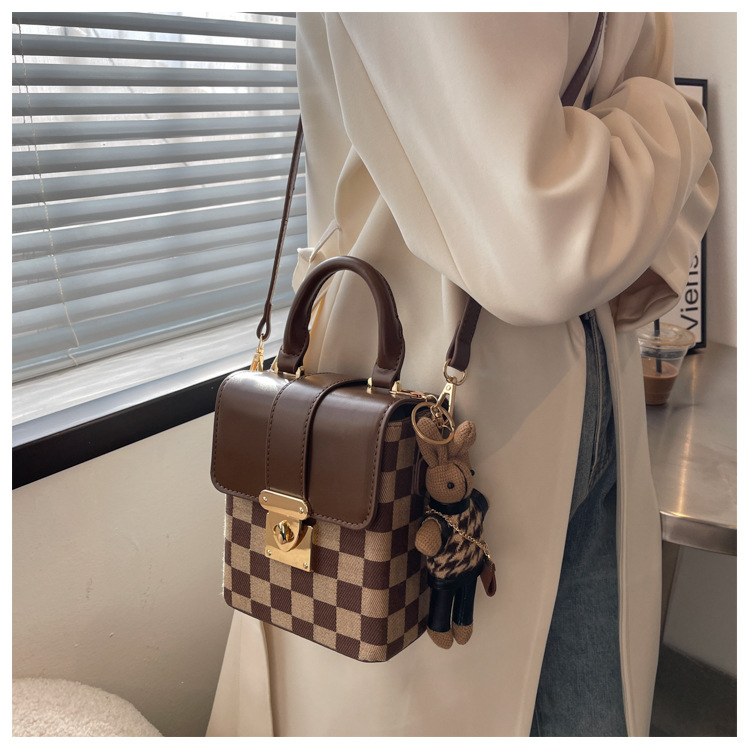 Senior sense of small bags female European and American trend niche mobile phone bag hundred with Crossbody bag small square bag_voghion.com