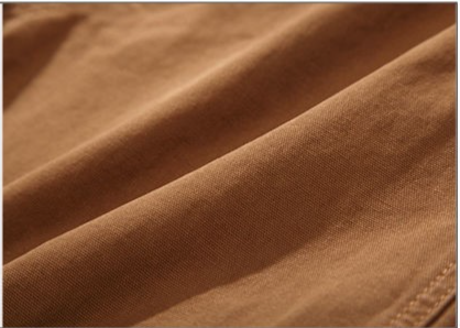 Lösa raka arbetskläderstrend för män i ett stycke med slitna retro-casual-jeans_voghion.com