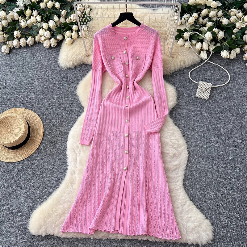 Robe mi-longue en tricot d'inspiration parisienne – Boutons métalliques pour une élégance qui définit la taille (Rose/Taupe/Noir/Vert/Bordeaux/Violet/Café, mélange extensible)_voghion.com