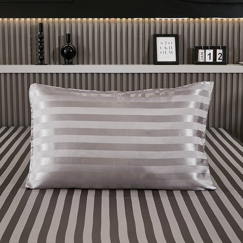 Satin-Kissenbezug mit Streifen – Kunstseide, knitterfrei und atmungsaktiv (51 x 75 cm / 51 x 102 cm, College-Stil, 5 Farben)_voghion.com