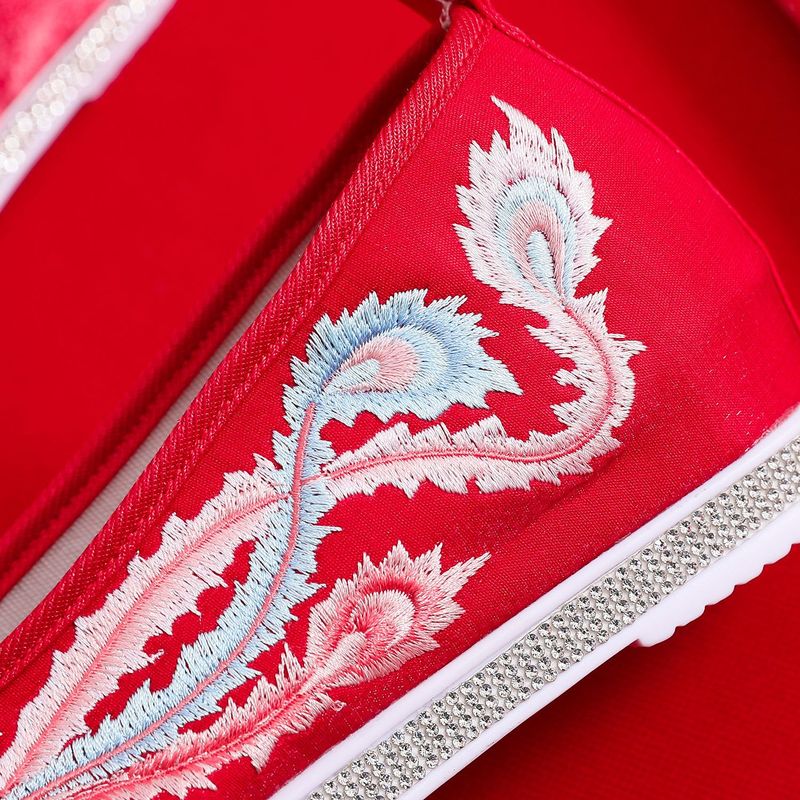 Umgedrehte Stoffschuhe im antiken Stil mit Perlenstickerei, Hanfu-Schuhe für Damen mit erhabenen Elementen im Inneren_voghion.com