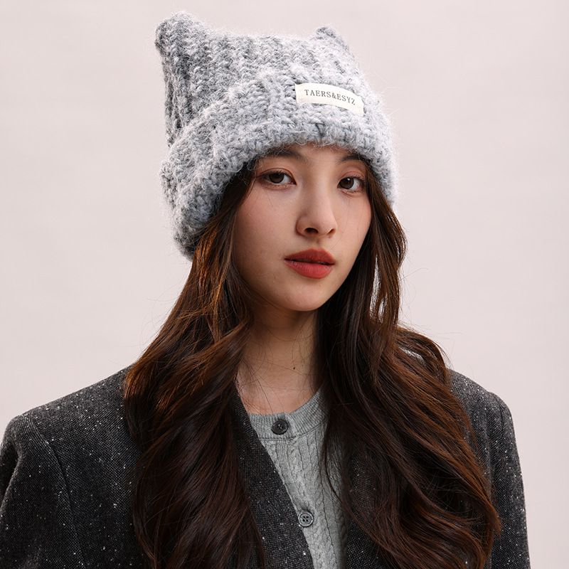 Versione coreana di Abifeng, cappello da donna in lana lavorata a maglia con gradiente di gatto, in autunno e inverno, calda protezione per le orecchie, cappello freddo per_voghion.com