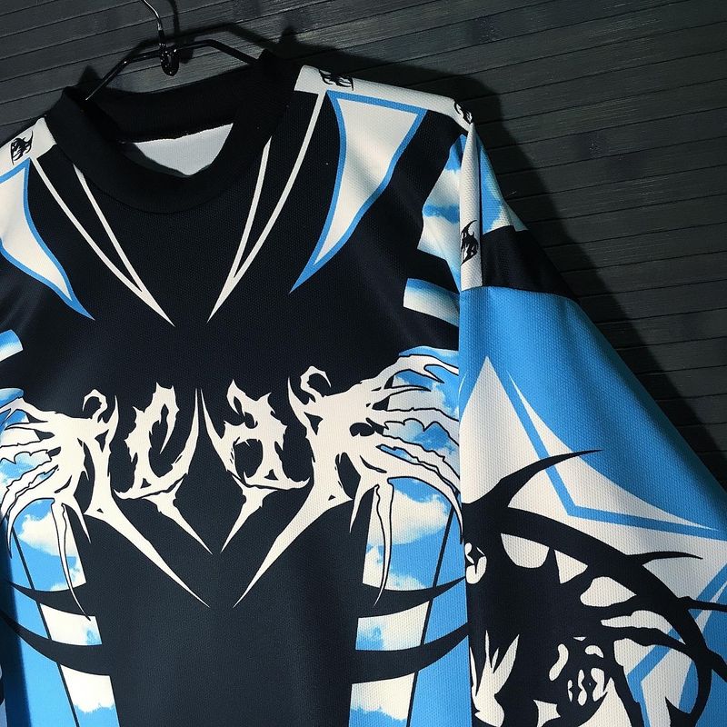 Herrenbekleidung Devil Wings Doppelseitiger Vollkleidungsdruck Y2k Lose Unisex Langarm-T-Shirt_voghion.com