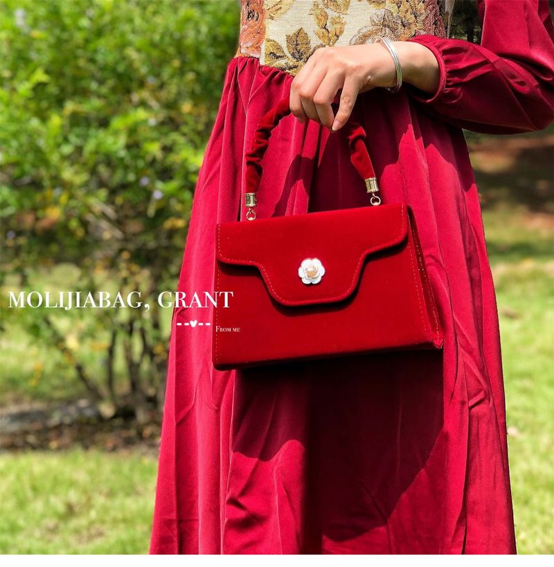 for Bride with Pearl Red Feeling Wedding Tide Summer Camellia 2024 New Handheld Bag_voghion.com