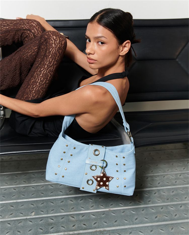 Borsa a tracolla da viaggio quotidiana Hieta, borsa da spalla grande e capiente, nuova borsa retrò coreana decorata con rivetti, 5 colori disponibili_voghion.com
