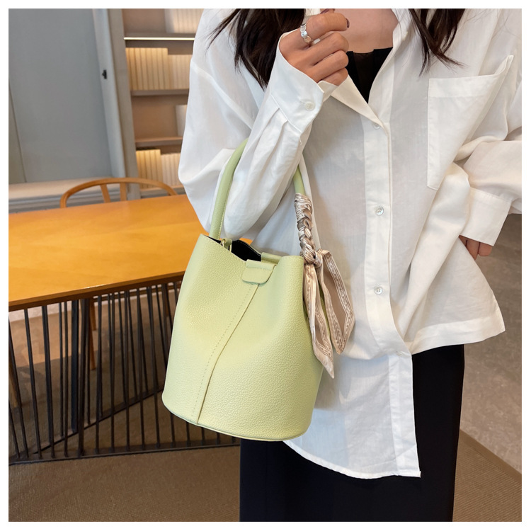 Trama di nicchia del designer, borsa a secchiello in tinta unita alla moda e versatile, borsa da donna portatile a tracolla diagonale con una spalla_voghion.com