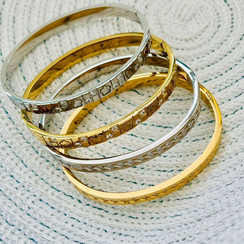 Sieradenset voor dames, modieus, gegalvaniseerd titaniumstaal, groene zirkonia, groot merk, diamant, schaakbordontwerp, armband, stapelarmband_voghion.com