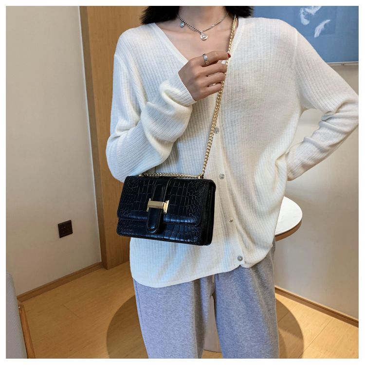 2024 Nei Trendy Ketten Diagonal Straddle Versatile Instagram Moud Damen Textur One Shoulder Kleng Quadratescht Sak_voghion.com