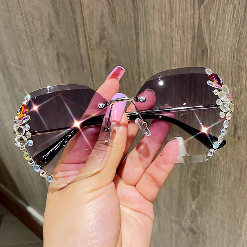 Unisex Fashion Round Diamond Studded Sunglasses Sun Protection Sunglasses Outdoor Rhinestone Glasses_voghion.com