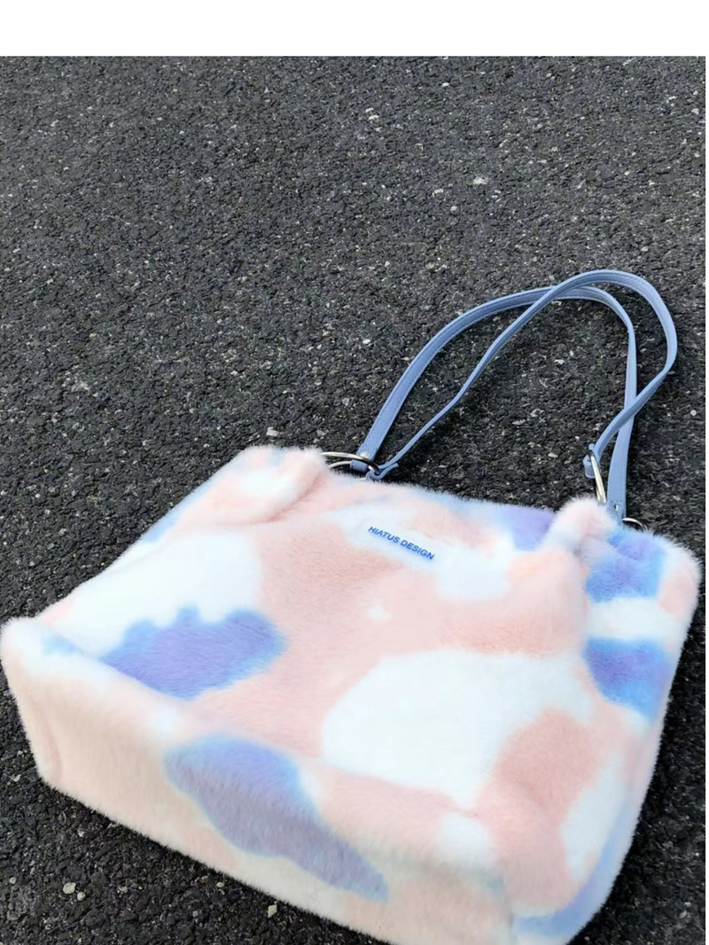 Mao Bao Women's 2024 Winter New Blue Pink Rabbit Plush Handbag Single Shoulder College Student Large Capacity Tote Bag_voghion.com