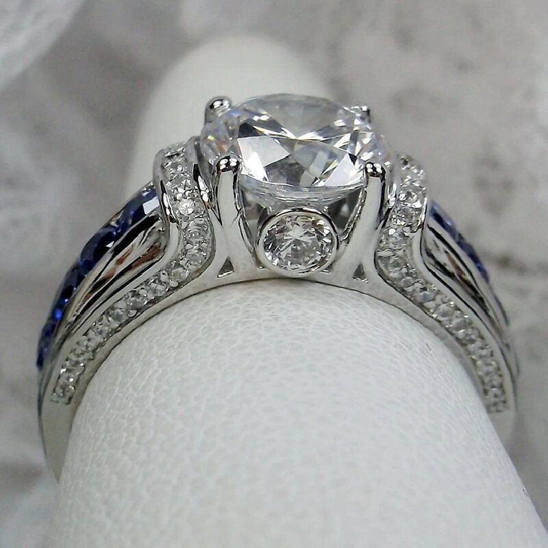 Anello con zirconi geometrici alla moda Rixing di Cao Shi per uomo e donna. Anello con proposta di temperamento alla moda_voghion.com
