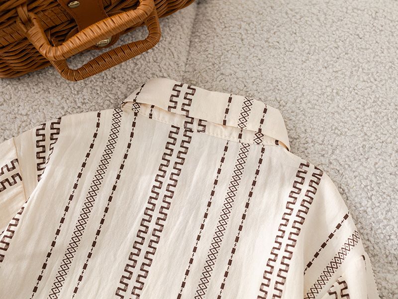 Jungen-Set 2025 Frühling Herbst Neues Maillard-Stil Taschenpullover Strickjacke Weste Set mit vertikalen Streifen und Schlaghose_voghion.com
