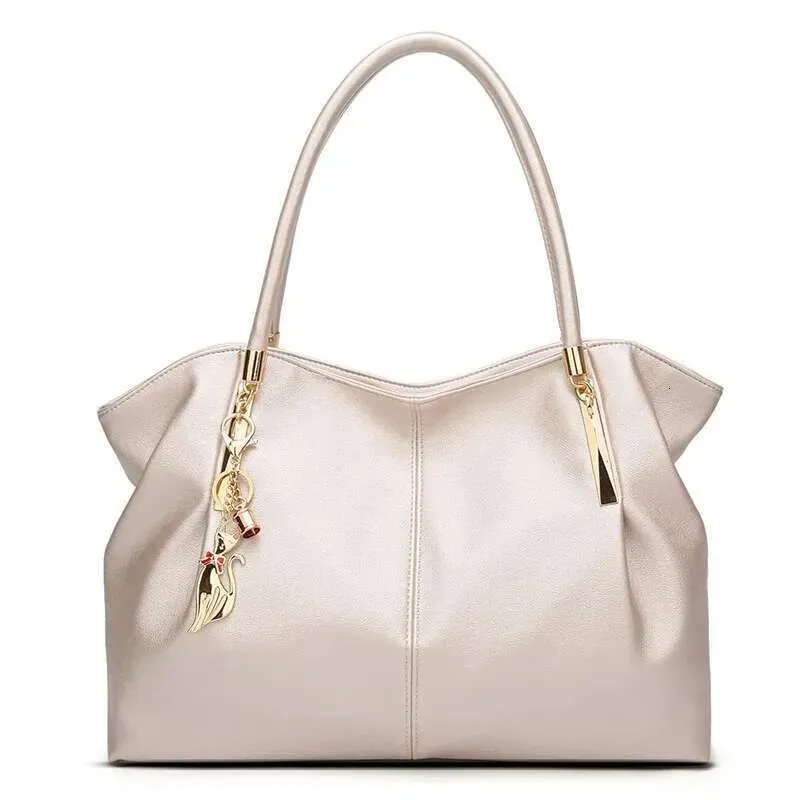Designer 2025 Fashionable Versatile And Elegant Tote Large Capacity Pu Satchel Shoulder With Metal Decoration Travel Bag_voghion.com