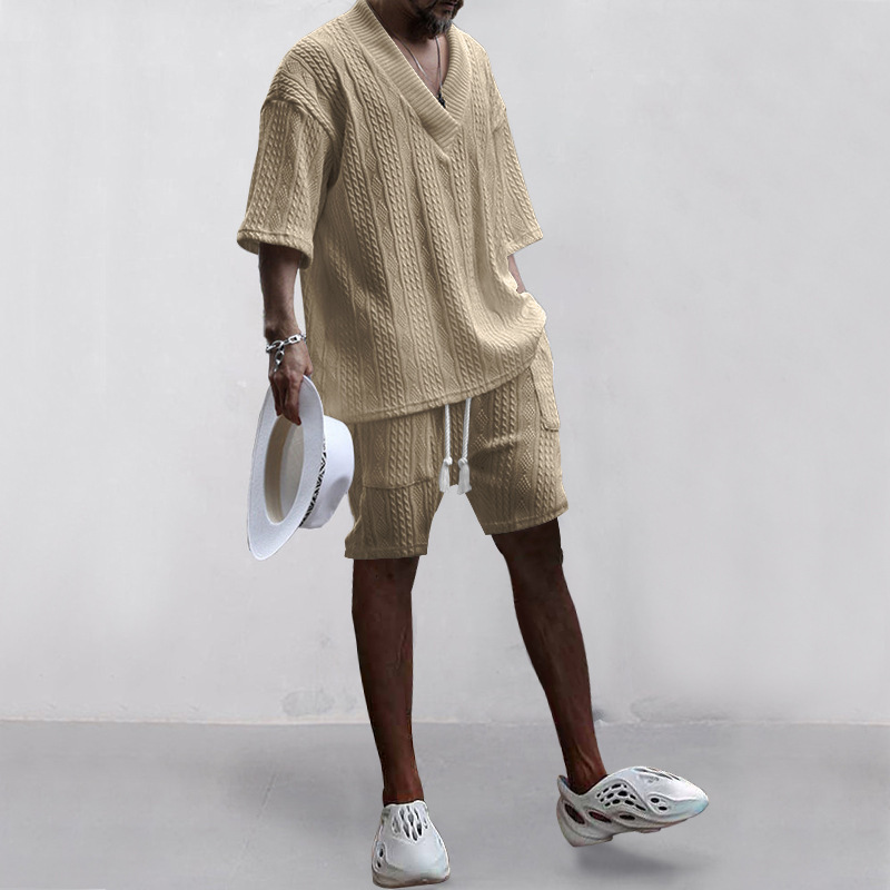 Herrenbekleidung: Lässiger Jacquard-Anzug für Herren, Sommer, lockere Kurzarm-T-Shirt-Shorts, Sportanzug mit V-Ausschnitt, zweiteiliger Anzug für Herren_voghion.com
