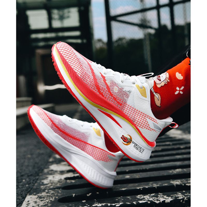 Zapatillas deportivas transpirables con amortiguación de impactos y placa de carbono para carreras de estudiantes, para hombre y mujer, 2024_voghion.com