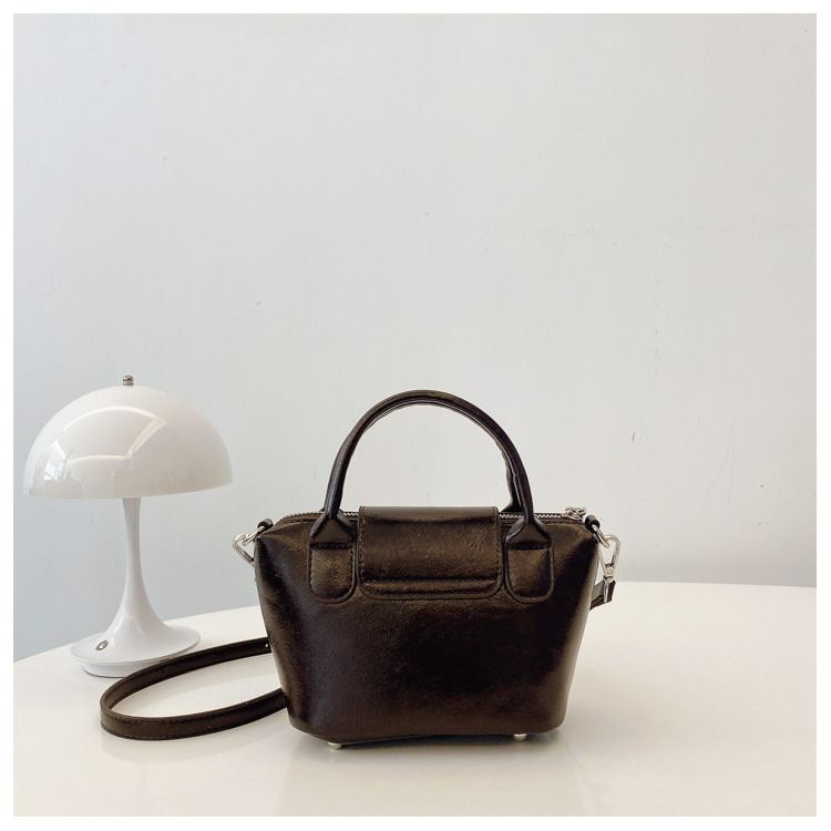 Hih end pleated texture handba for women 2024 niche desin draon bas Xian commutin crossbody versatile shoulder_voghion.com