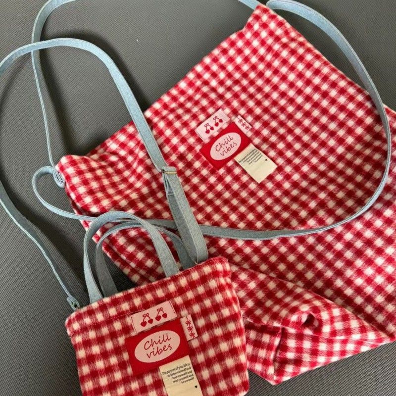 Multi-purpose, Cute, Large Capacity, Fresh Red Plaid Canvas Bag, Student Crossbody Handbag Commuter Bag_voghion.com