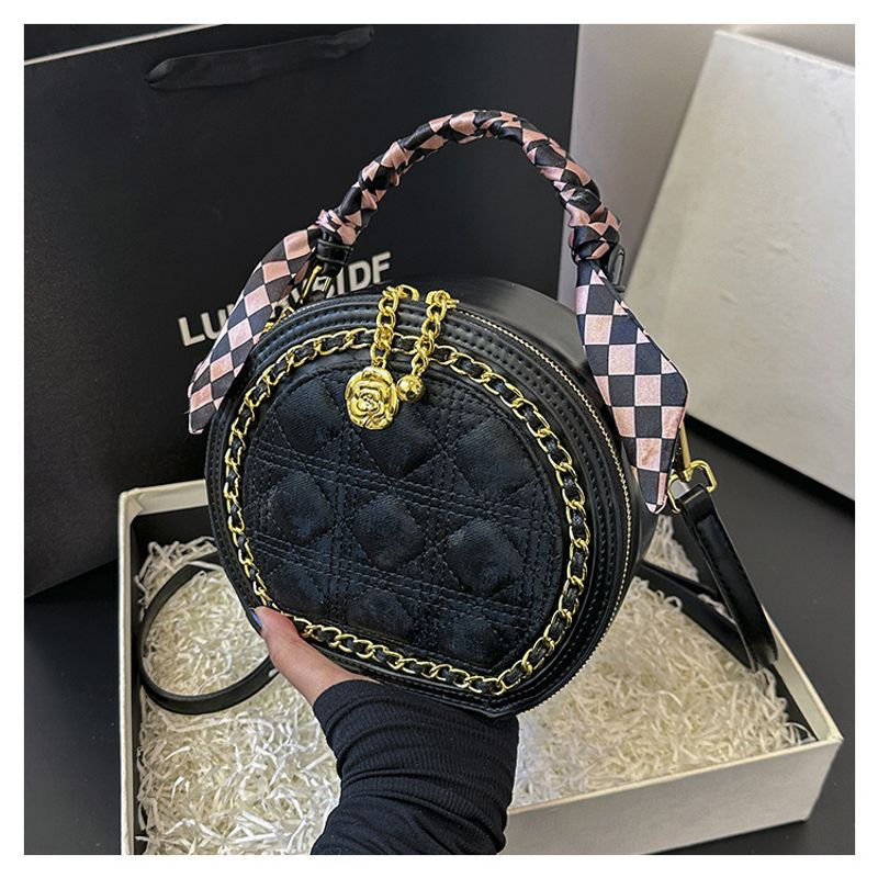 Moda podręczna dla kobiet 2024 nowa jednokolorowa pachnąca wiatr Lingge mała okrągła wszechstronna torba Crossbody_voghion.com