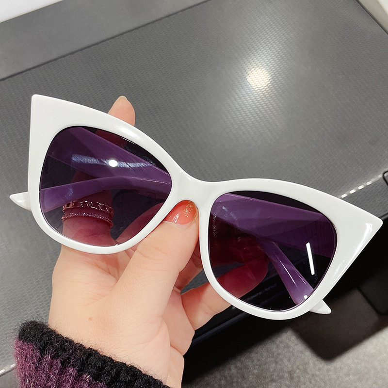 1pcs New Cat Eye Sunglasses Woman Fashion Big Frame Cat Sun Glasses Female Retro Shades UV400 Black White Color Oculos De Sol_voghion.com