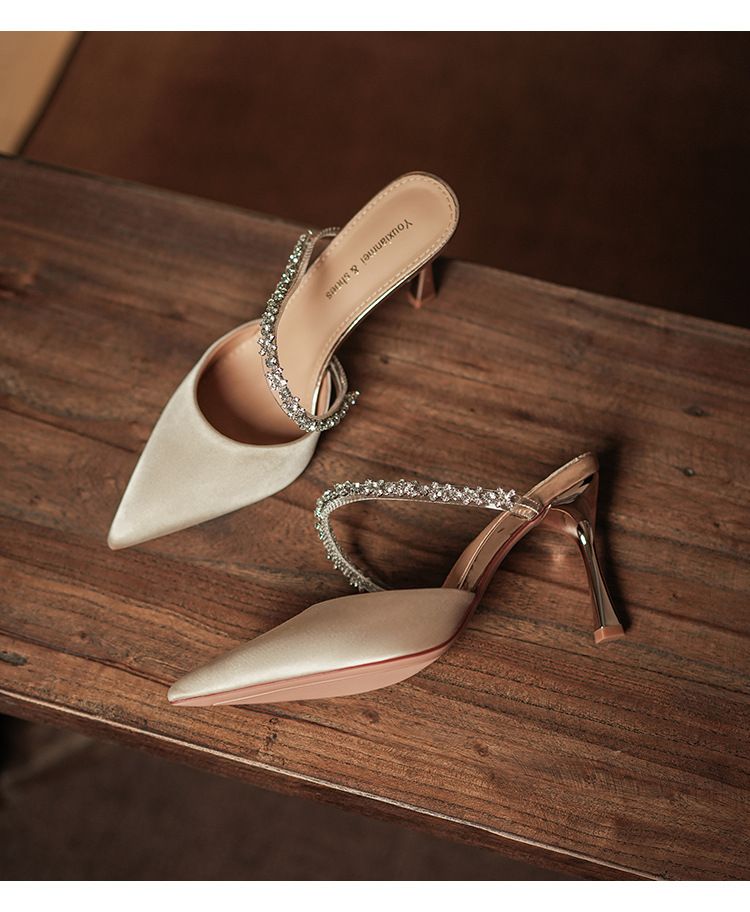 8189-2 Sandali con tacco a spillo da donna in raso con punta chiusa, un cinturino, strass, stile fata, eleganti_voghion.com