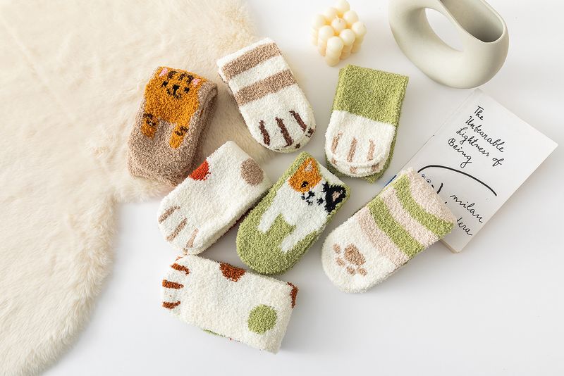 Herfst- en winterverdikte sokken voor dames Japanse cartoonpatroon schattige damessokken half fluwelen vloersokken dikke warme slaapsokken_voghion.com