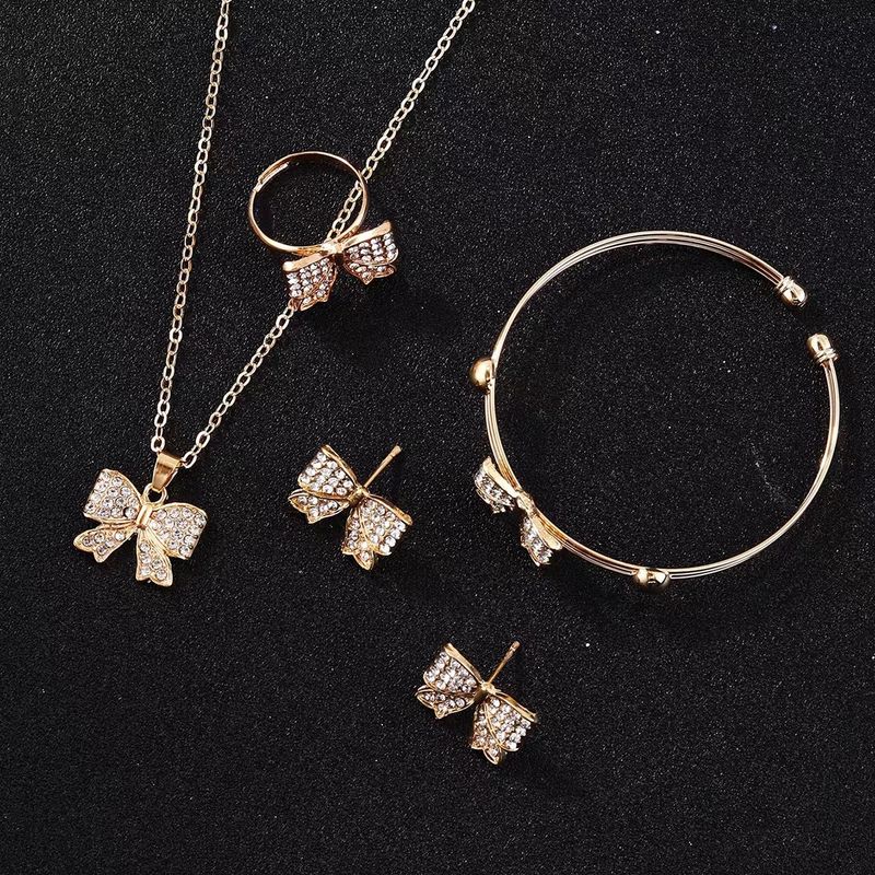 Moda tutto abbinato farfalla luce lusso semplice stile collana orecchini bracciale anello set 4 pezzi_voghion.com