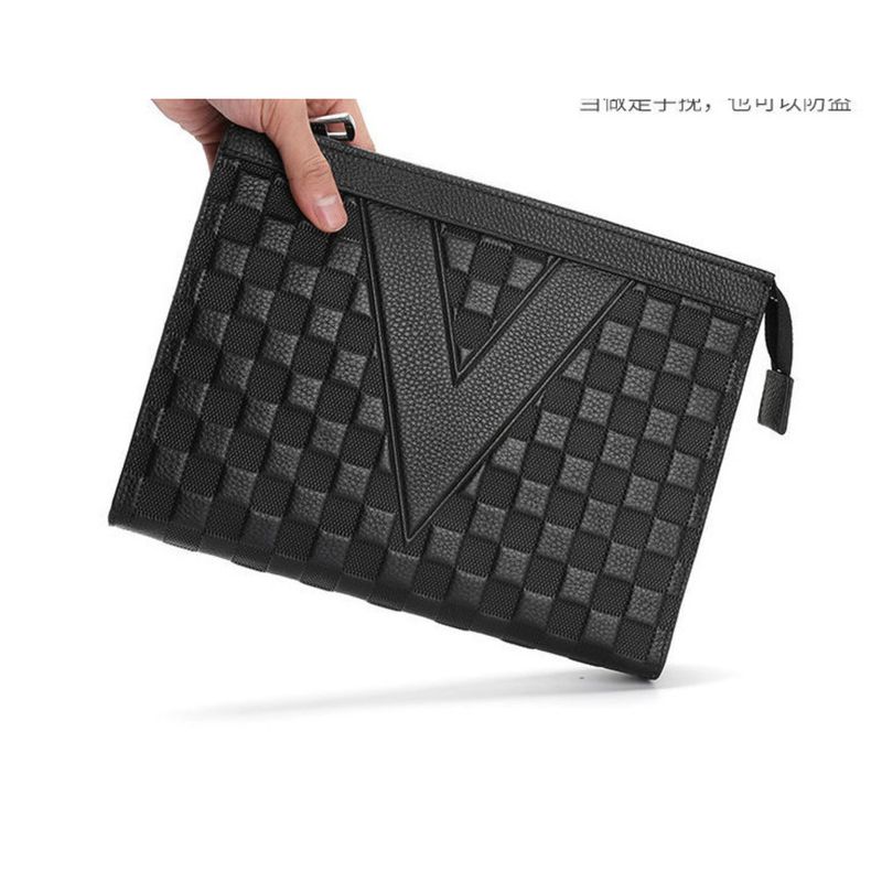 Handheld schouder reliëf kleine vierkante sociale geest jonge man 2024 nieuwe zachte lederen crossbody platte tas, herentas_voghion.com