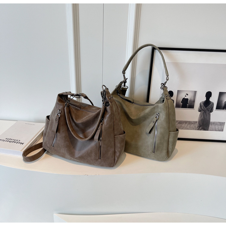 Sacs à bandoulière pour femme, avec une texture fine, pour les étudiantes en cours. Sac à bandoulière simple de grande capacité pour les déplacements quotidiens. Sacs fourre-tout._voghion.com
